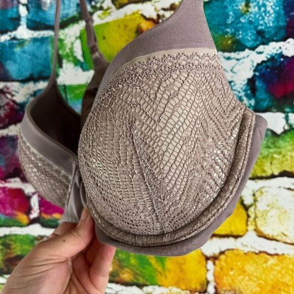 Victoria's Secret Body by Victoria Lined Denim Bra Size 36C - Picture 2 of 6